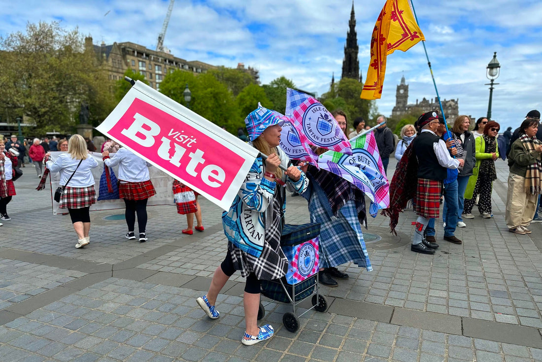 Building the Isle of Bute Tartan Festival